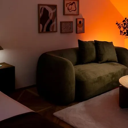 Cozy Luxury Center 3 Апартаменты *